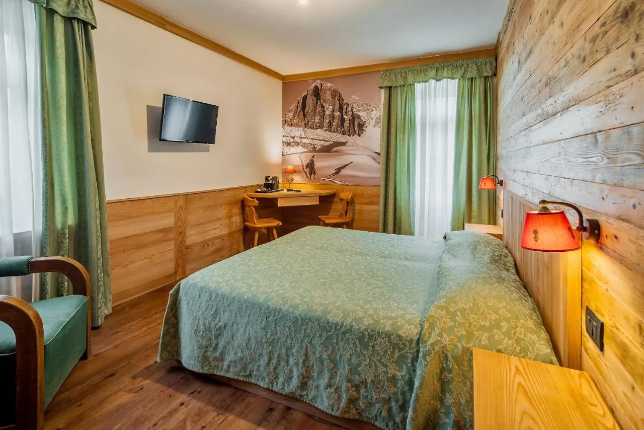 קורטינה ד'אמפזו Hotel Corona איטליה