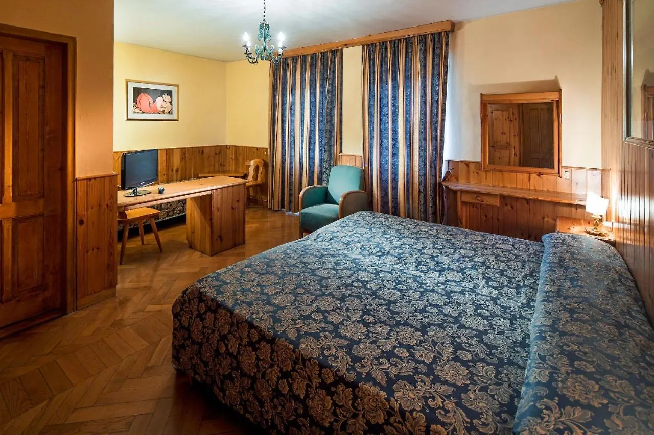 קורטינה ד'אמפזו Hotel Corona קורטינה ד'אמפזו