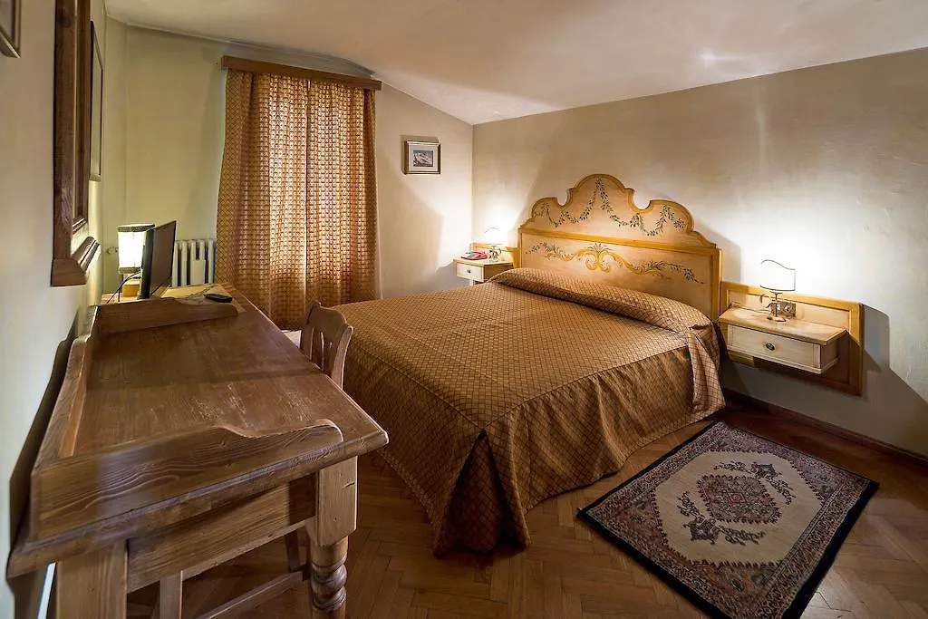 קורטינה ד'אמפזו Hotel Corona
