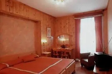 קורטינה ד'אמפזו Hotel Corona 3*, קורטינה ד'אמפזו