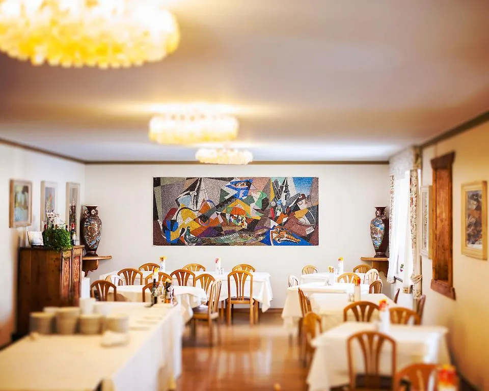 קורטינה ד'אמפזו Hotel Corona 3*, קורטינה ד'אמפזו